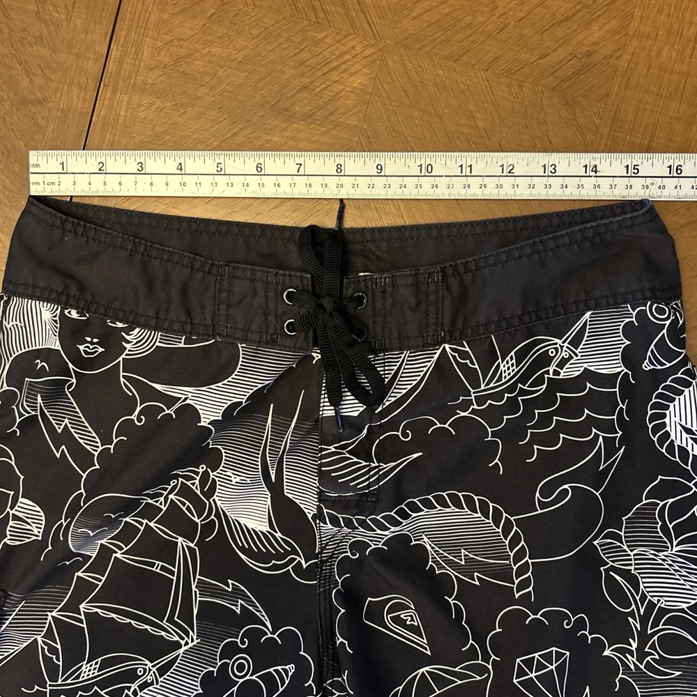 VTG Quiksilver Board Shorts Traditional Tattoo Alt Surf 90s Y2K RN114199 CA52199 - Picture 8 of 11